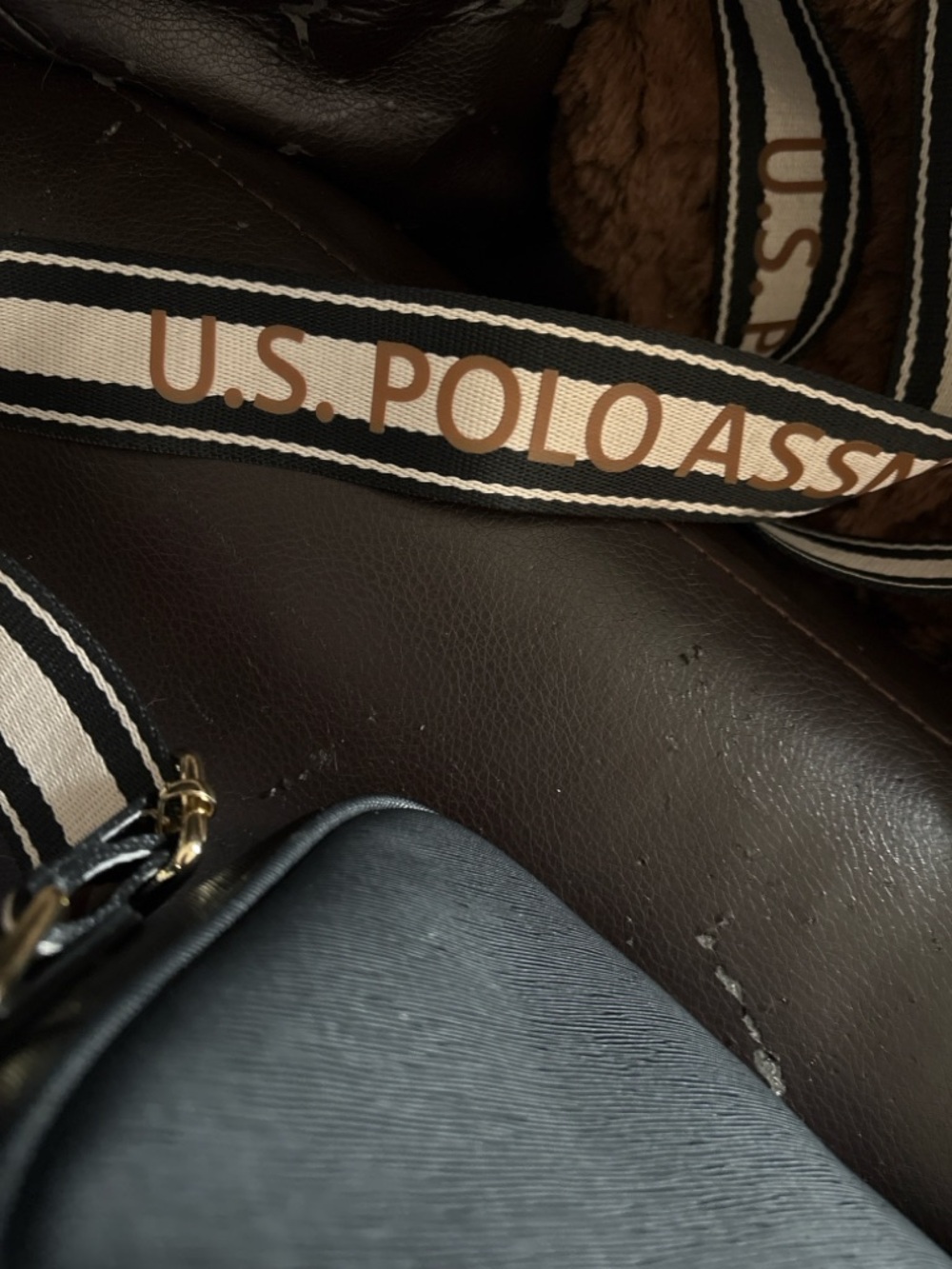 U.S. Polo Assn. Black Crossbody Belt Bag with Gold Logo - Picture 5 of 5